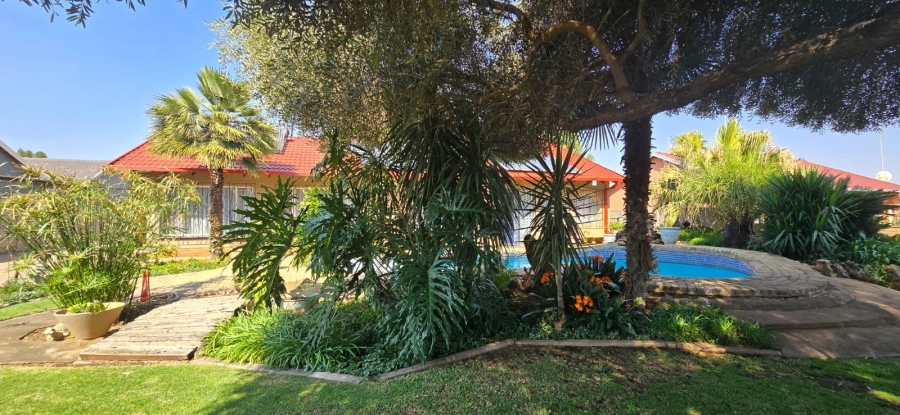 3 Bedroom Property for Sale in Ellaton North West